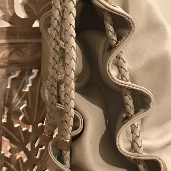 Michael Kors Winter White Leather Handbag - Picture 3 of 8